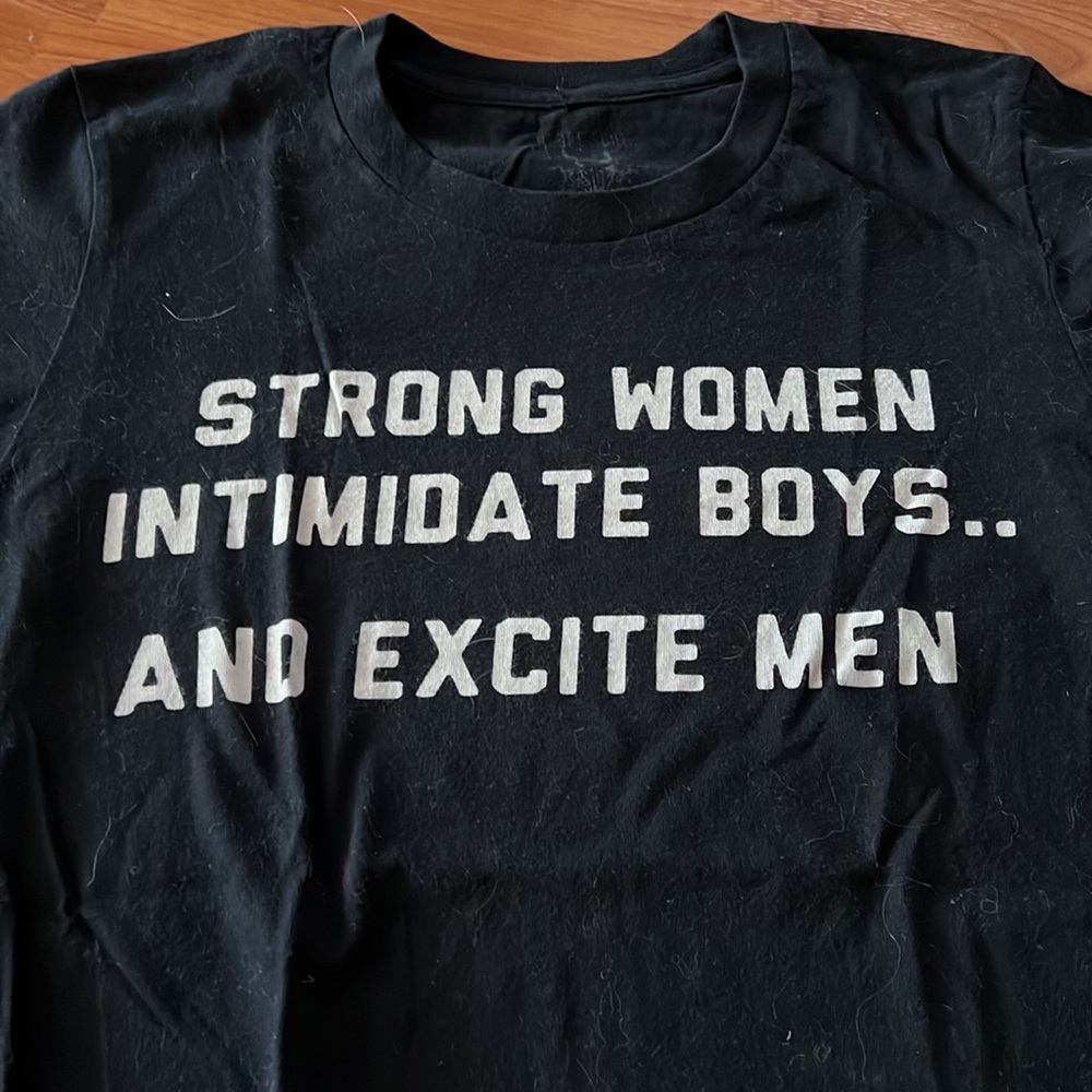 Strong Women T-Shirt - Picture 2 of 3